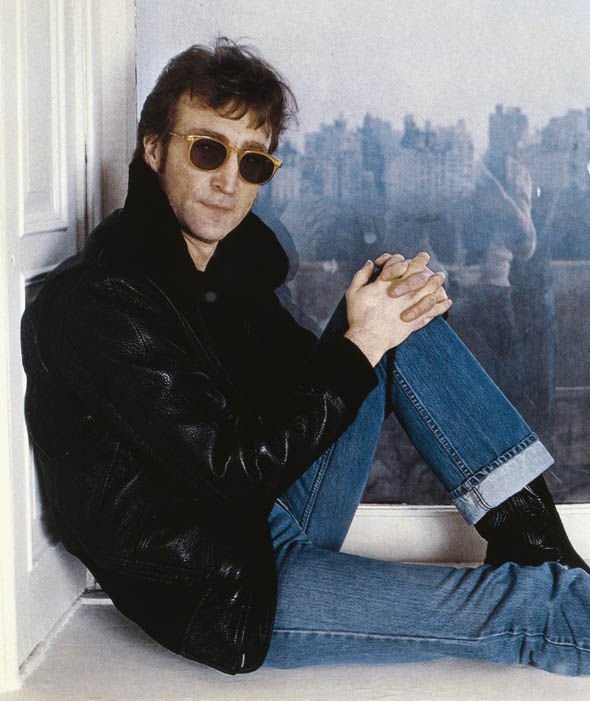 John Lennon - 9 October 1940 - 8 December 1980.
Today would be 77 years,   happy birthday wherever you are. 