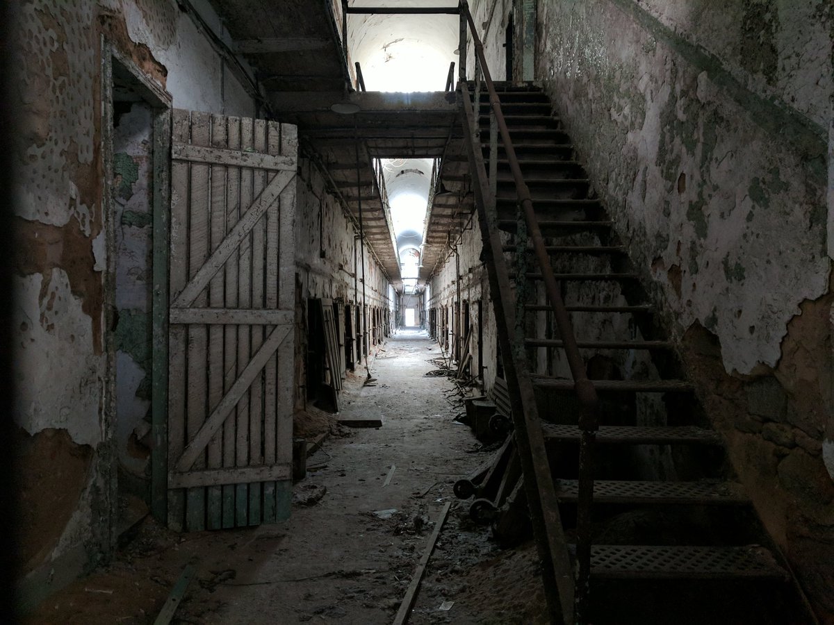YashYanthi's tweet photo. Scaring the kids by taking them on a tour of @easternstate in @visitphilly #MurphysDoPhilly #PhillyPartner #TeamPixel https://t.co/jNLT6X5IZx