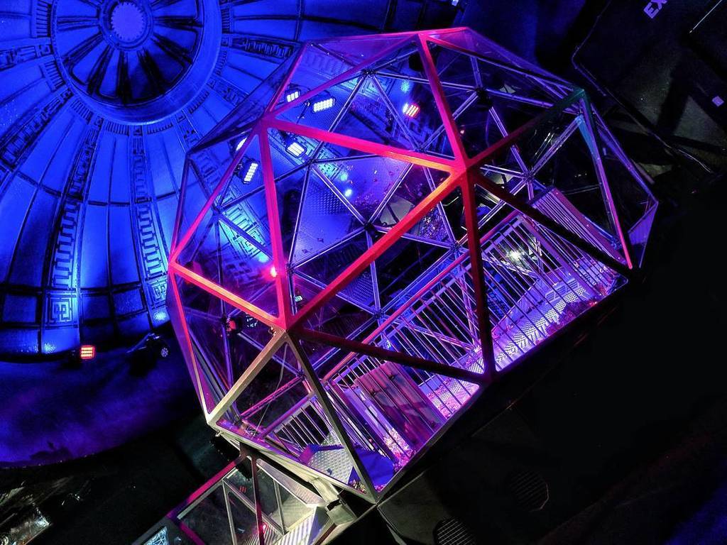 Samisthebest's tweet photo. Sunday nights in the Aztec zone. #crystalmaze #azteczone #richardobrien #thedome #london https://t.co/Iq3Ud69reI https://t.co/HKc6mWzRrg