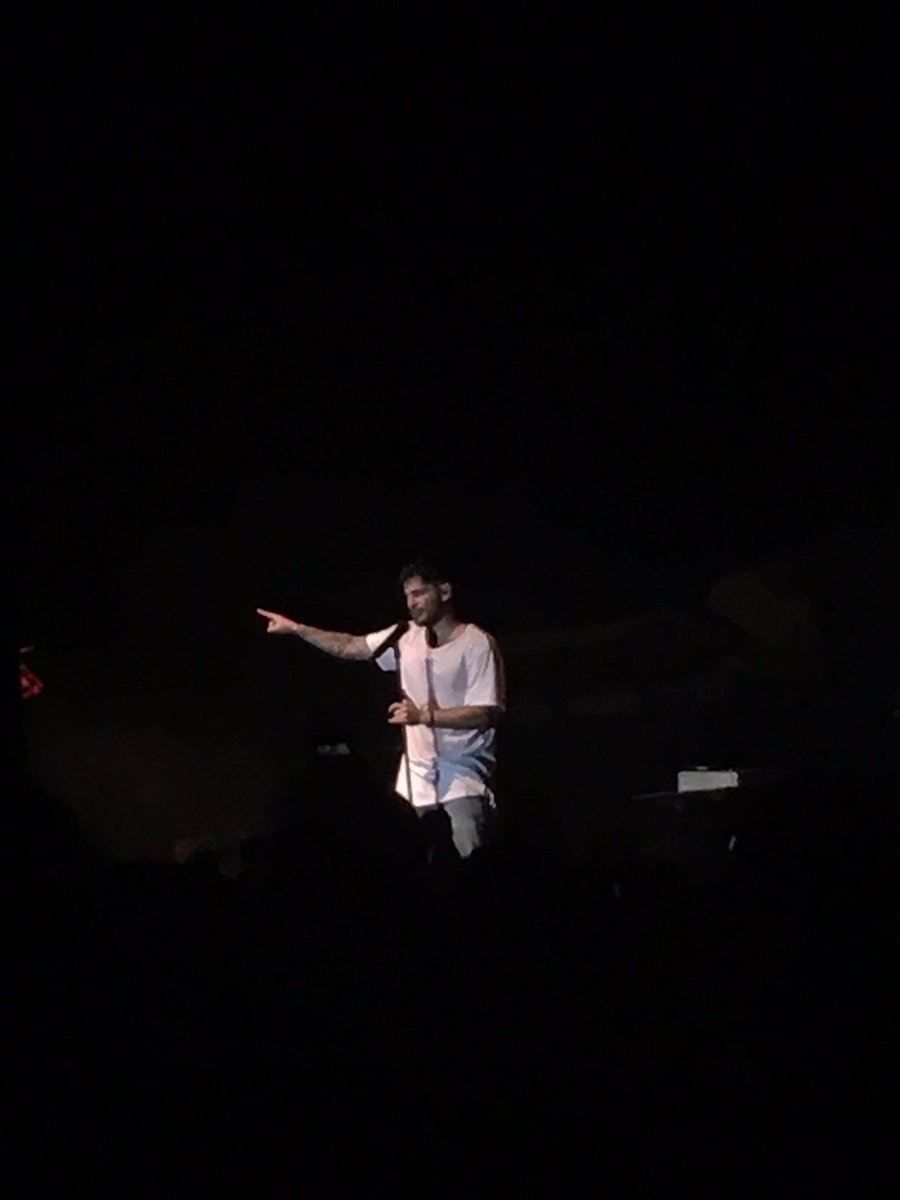 RileyStam's tweet photo. BEST. WEEKEND. EVER.
Thank you to @jonbellion for an unforgettable concert &amp; magical night. #humanconditiontour https://t.co/gUXxowfaV1