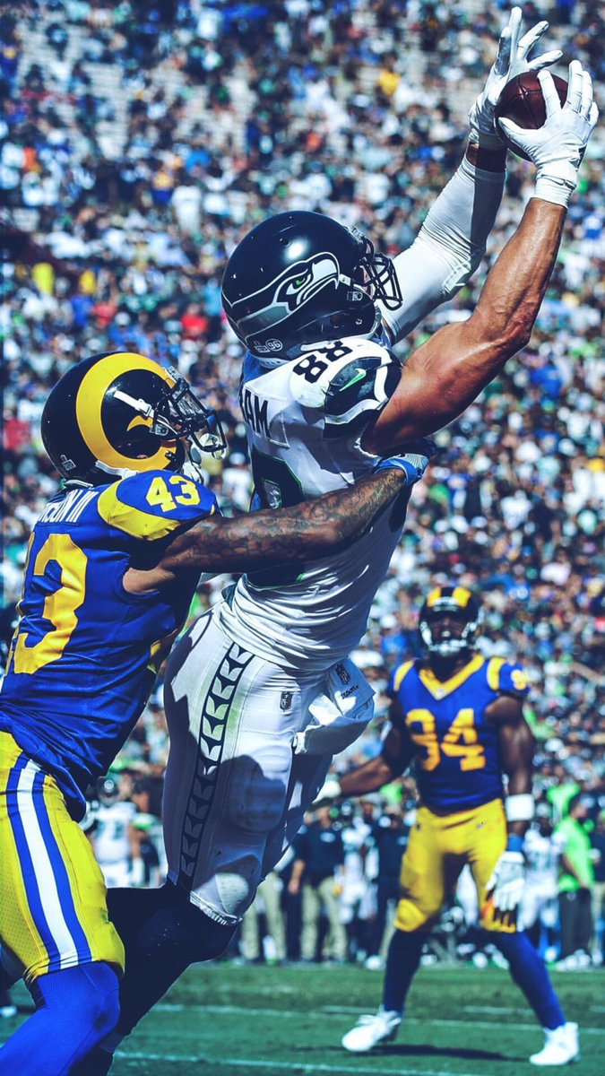 Shine_Sloan's tweet photo. TOUCH DOWN @TheJimmyGraham #flyitlikeustoleit #flyitlikeyoustoleit #n188jg #gohawks #eyeofthehawk https://t.co/x2JGmyjyWH