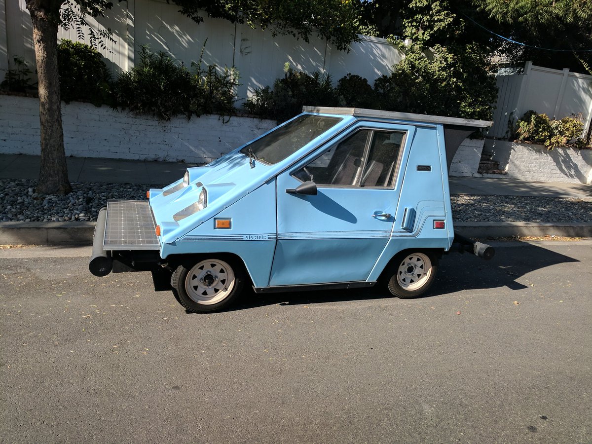 doctorow's tweet photo. Homebrew solar neighborhood electric vehicle, made by a local Burbank teen https://t.co/S1BRvuTlab