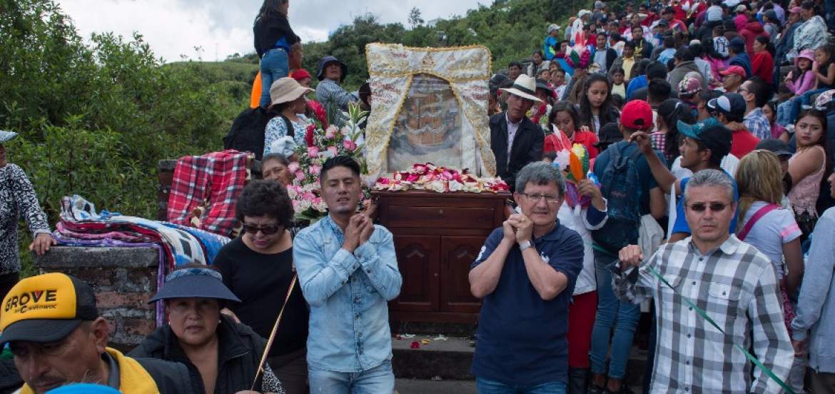 el_telegrafo's tweet photo. #Ecuador | Peregrinación a Virgen de #ElCinto reunió a fieles, artistas y comerciantes ►https://t.co/WyPeK0Plxv https://t.co/t98Tt0NT3q