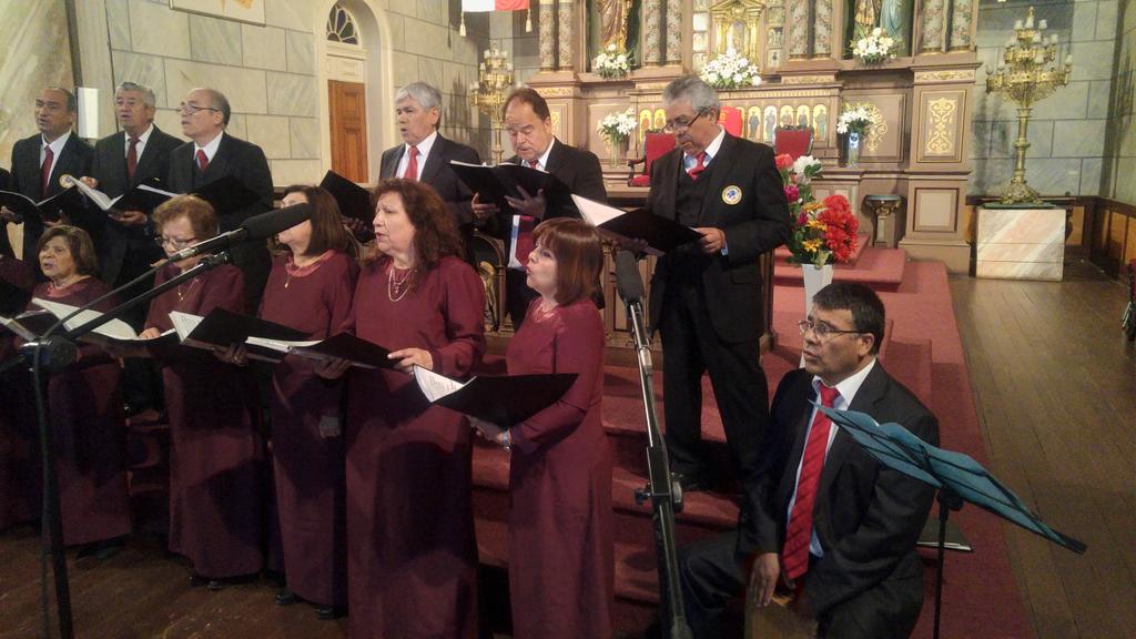constantinogue's tweet image. 🔴 Coro Tierra Amarilla, Región Atacama en la Basílica menor #Andacollo @LaRegionDiario @Elregionalcl @elandacollino