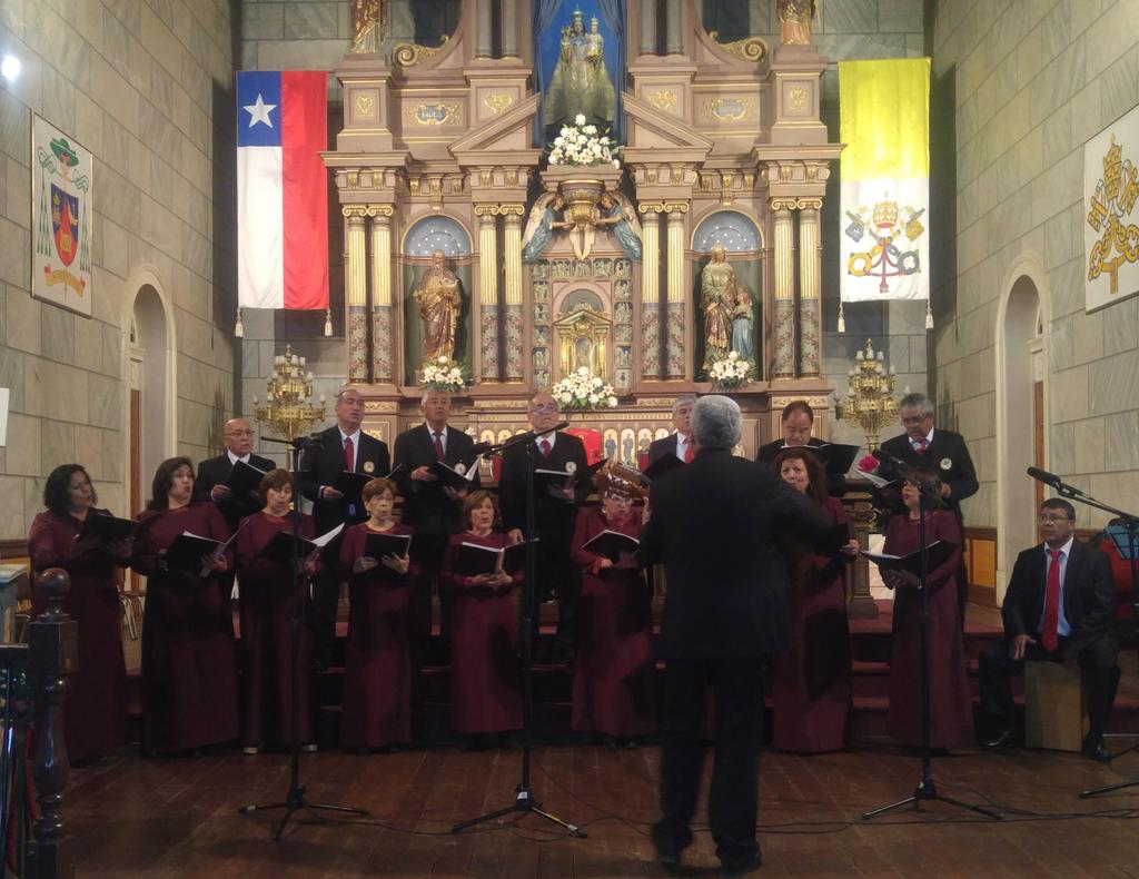 constantinogue's tweet image. 🔴 Coro Tierra Amarilla, Región Atacama en la Basílica menor #Andacollo @LaRegionDiario @Elregionalcl @elandacollino