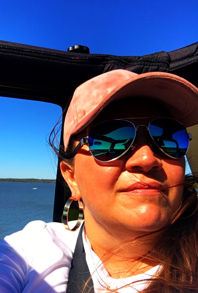 lauriemacdon's tweet photo. #jeepwrangler riding by the water! #days #relaxtime #peaceandbeyond #makeeachdaycount #mountainedition #jeeplife https://t.co/IFKNx1khk8