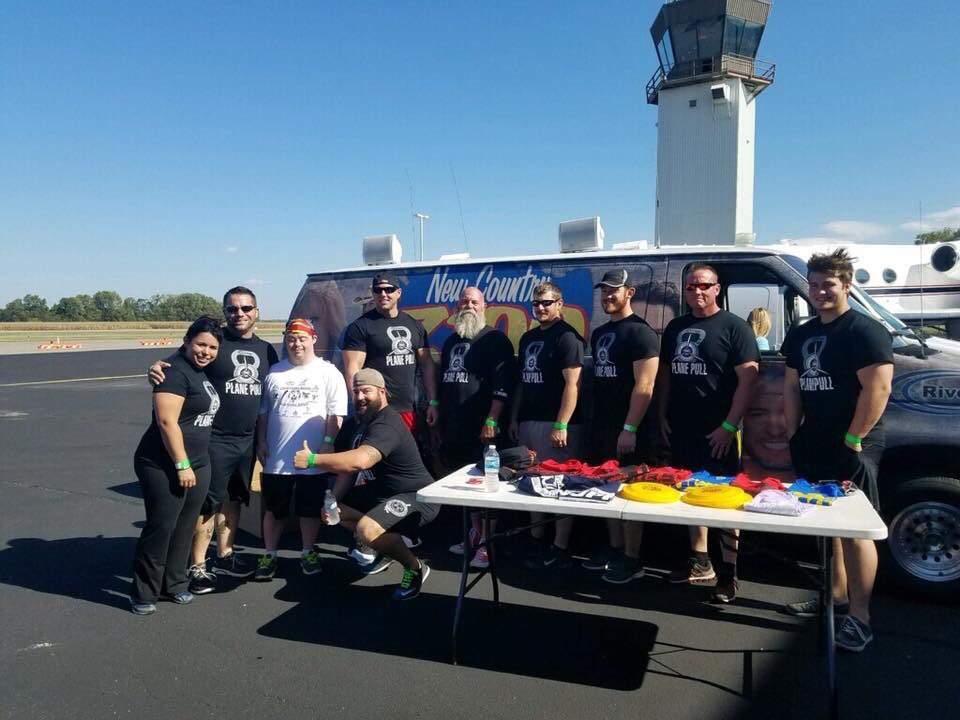 1015CILFM's tweet photo. Our #team got 3rd place at the 2017 SI βοΈPlane Pull benefiting the @SO_Illinois !! Great job team! π©
#planepull #SpecialOlympics #cilfm https://t.co/kV9hsclAUV
