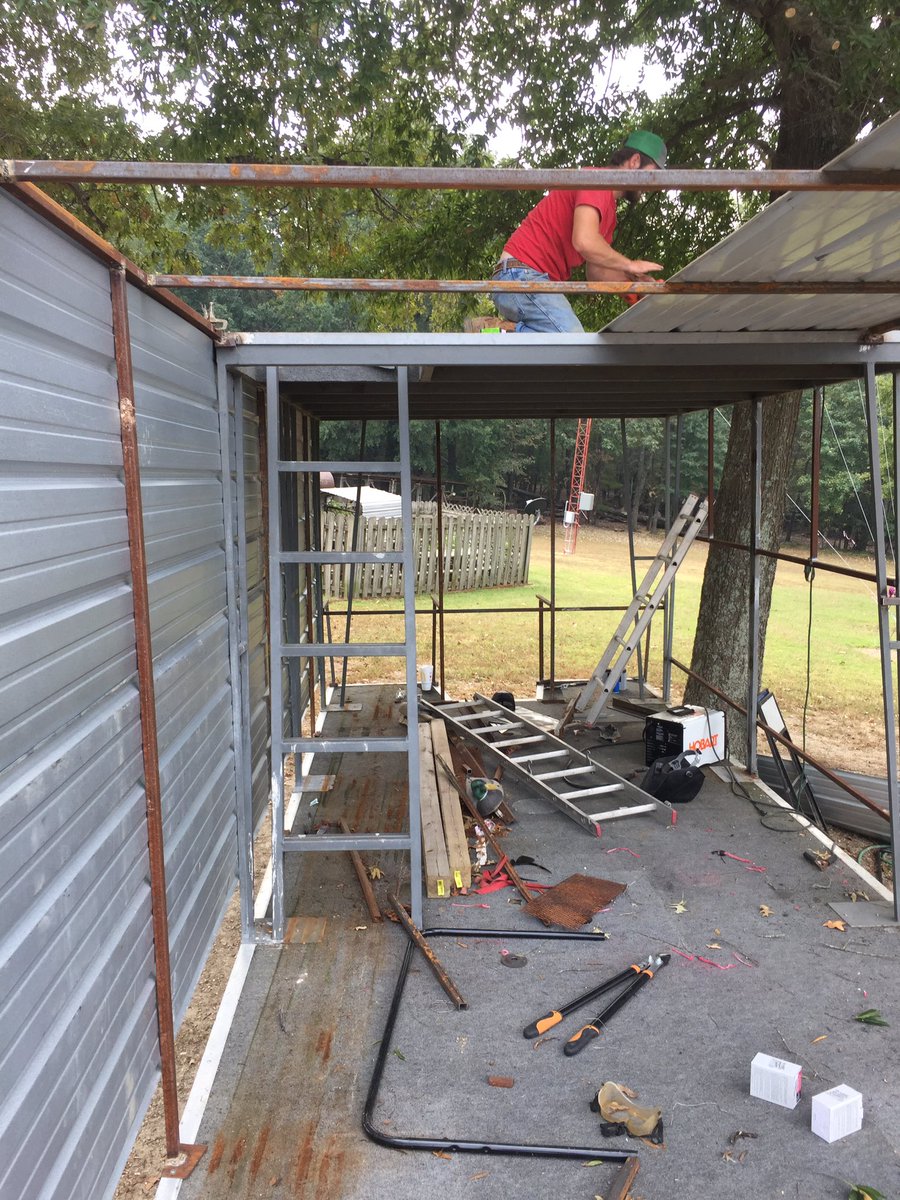 Black_Rvr_Lodge's tweet photo. Get it skinned. #blindbuild #newaddition #ChateauOnLake #needAname https://t.co/cBp6nyMtRx