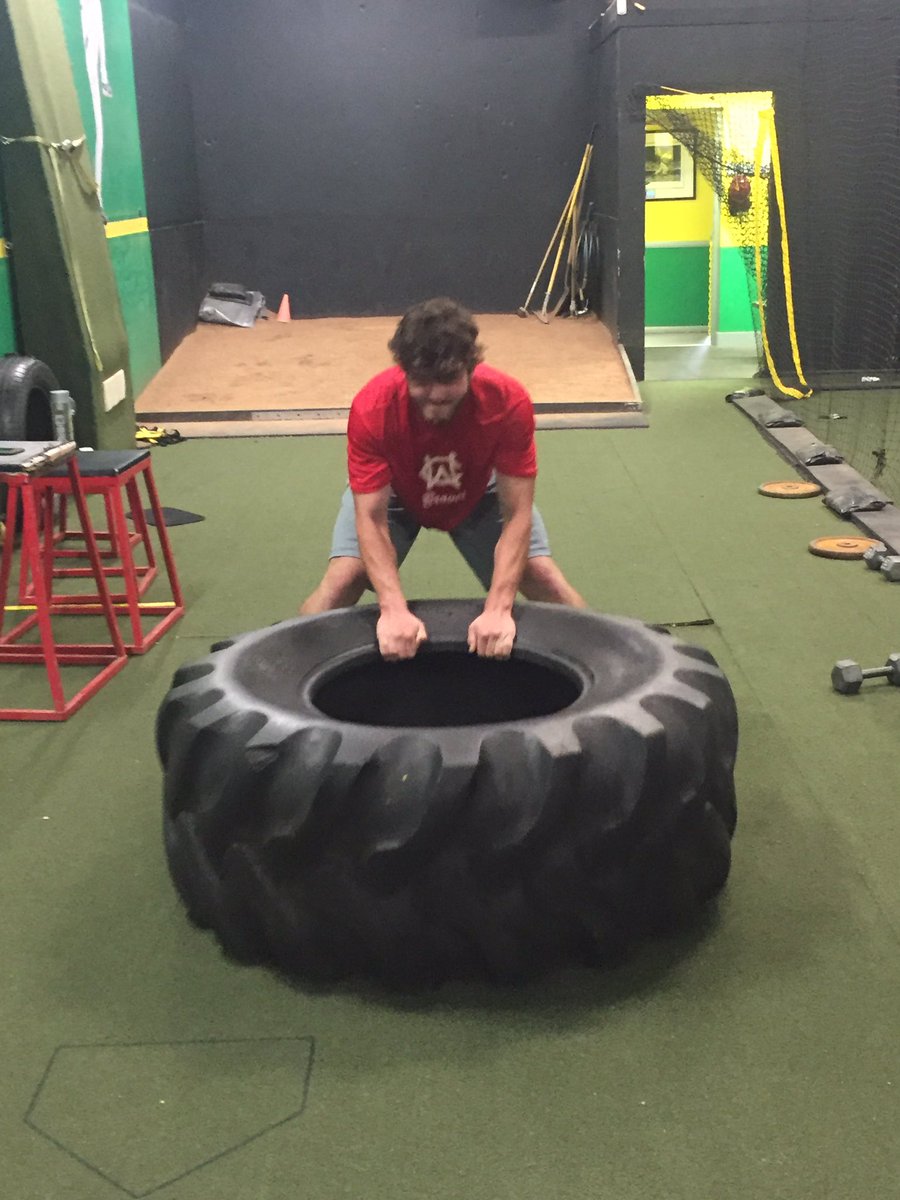 TopTierProspect's tweet image. University of Oregons 1st baseman, Josh Perlmutter, training for this upcoming season!