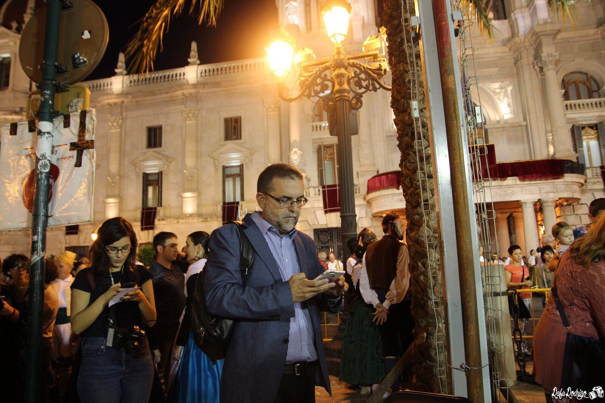 elmusicjr's tweet image. Gracias Rafa Rodrigo, como siempre por esas fotos tan chulas, hoy día intenso pero disfrutando con la @fedfolklorecv la Mostra i la dansà