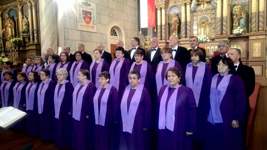 constantinogue's tweet image. 🔴 Coro 'Voces de la Araucanía' en la Basílica menor de #Andacollo @serenaycoquimbo @andacolloaldia @AndacolloConect