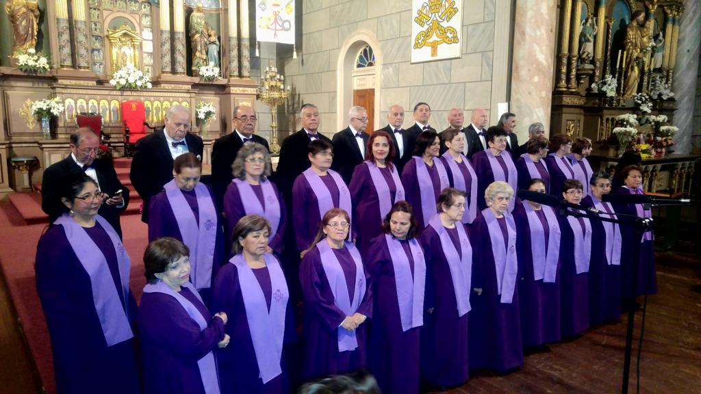 constantinogue's tweet image. 🔴 Coro 'Voces de la Araucanía' en la Basílica menor de #Andacollo @serenaycoquimbo @andacolloaldia @AndacolloConect