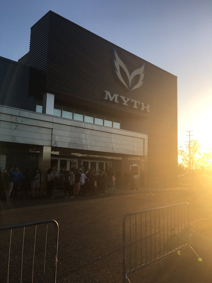 ScriptFansUnite's tweet image. Come outside and say hi to your people!!!!! @thescript @ralejandro @benjaminsarge #mn