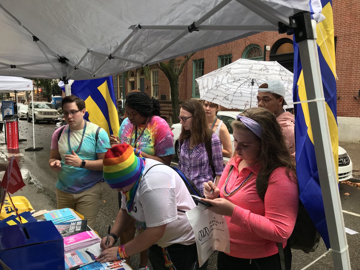 HRCGreaterPhila's tweet photo. Totally inspiring #OutFest2017! Thank you to everyone who came out to support full #LGBTQ #Equality today. 🏳️🌈 #Rise #Philly #Philadelphia https://t.co/PN8RBHwcNz