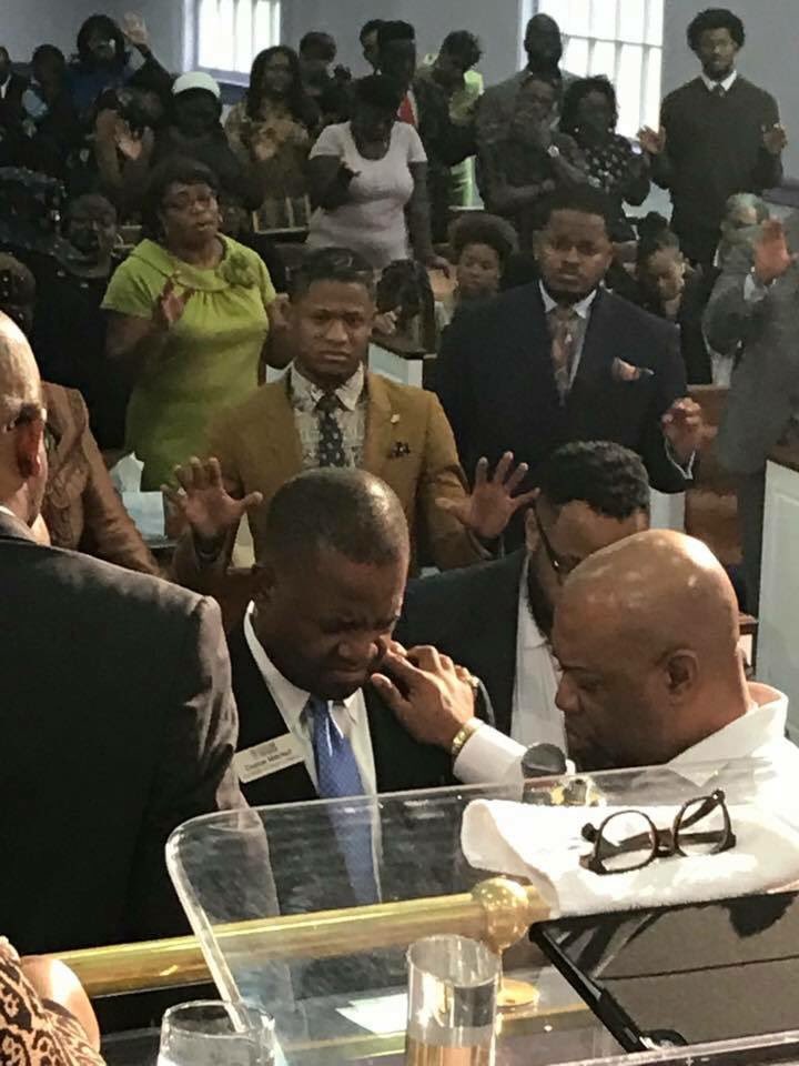 PrestonLHarden's tweet photo. Ceasar Mitchell, a man of Faith praying for guidance and strength to lead Atlanta🙏🏽
#ceasarformayor #touchandagree #faithbased https://t.co/c0y88IHL36