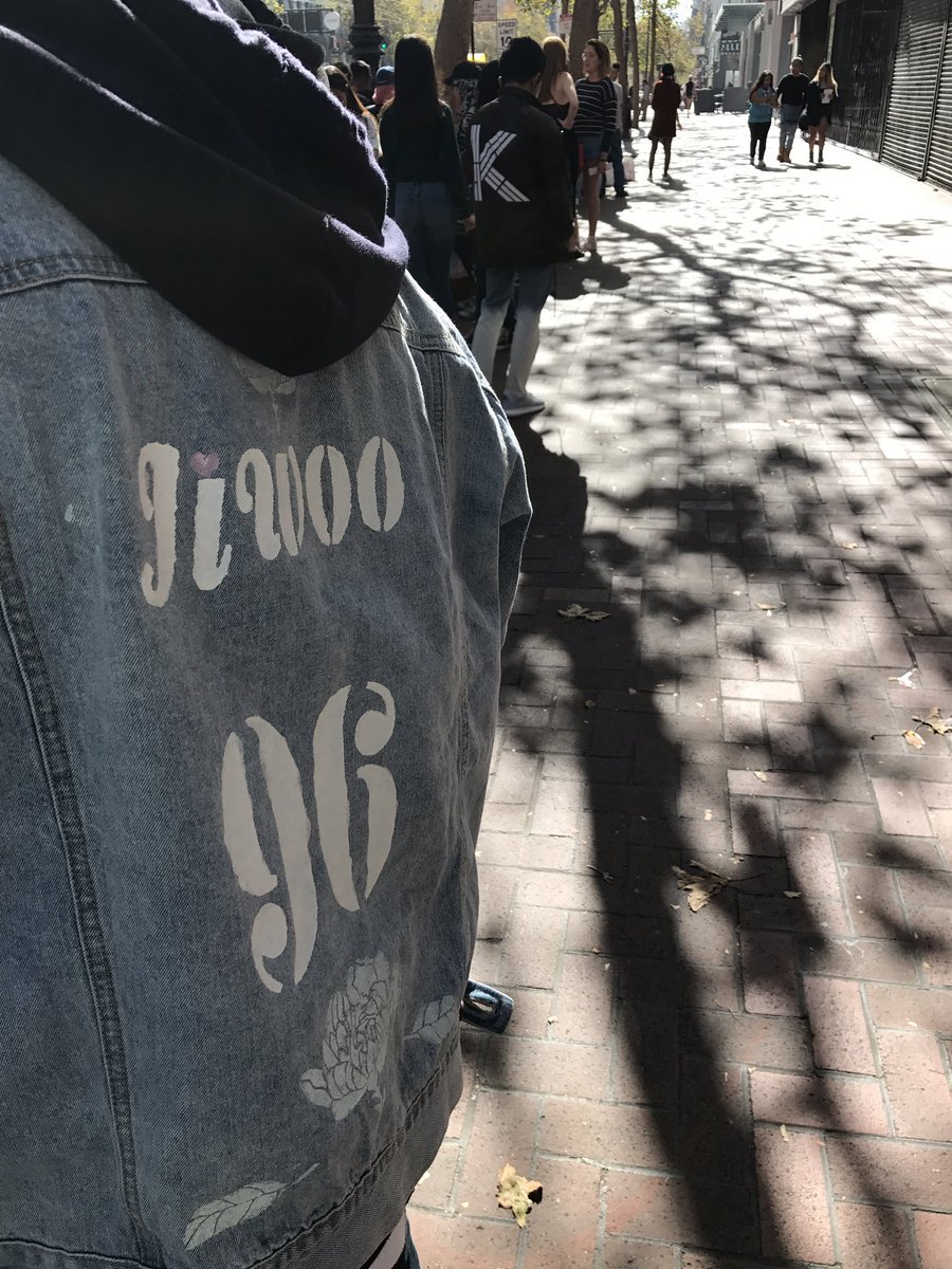 hidden_kard's tweet photo. [#KARD] Já foi formado uma fila imensa para o #WILD_KARD_PT2 em #WILDKARDinSF que acontecera ainda hoje fique ligados! 😍
|© ItsMeNikki_D https://t.co/FxUqaTPR3f
