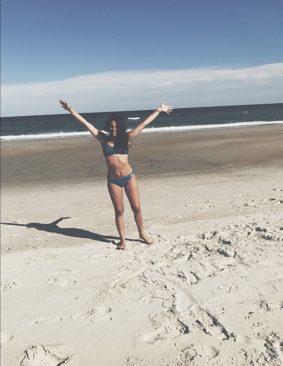 al__gomez___'s tweet photo. Miss u @ beach https://t.co/RaPhyLFlz0