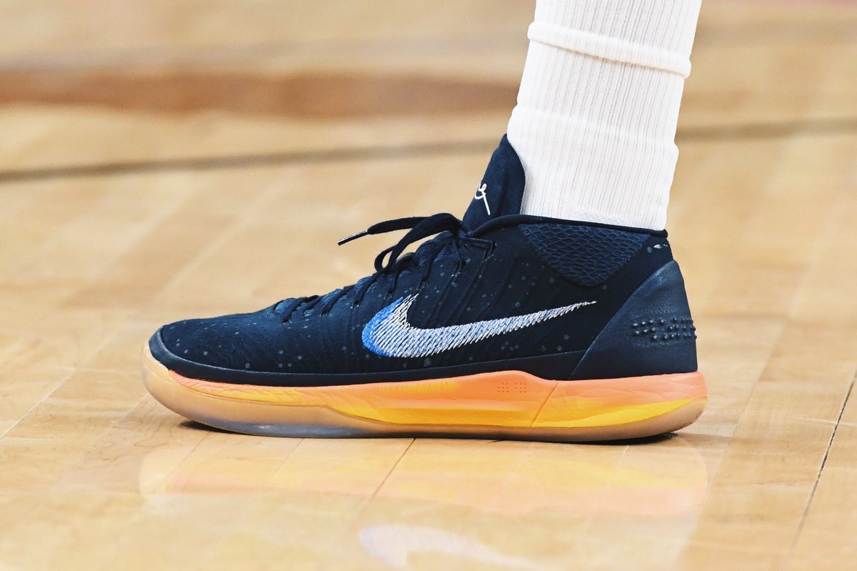 kyle kuzma shoes kobe