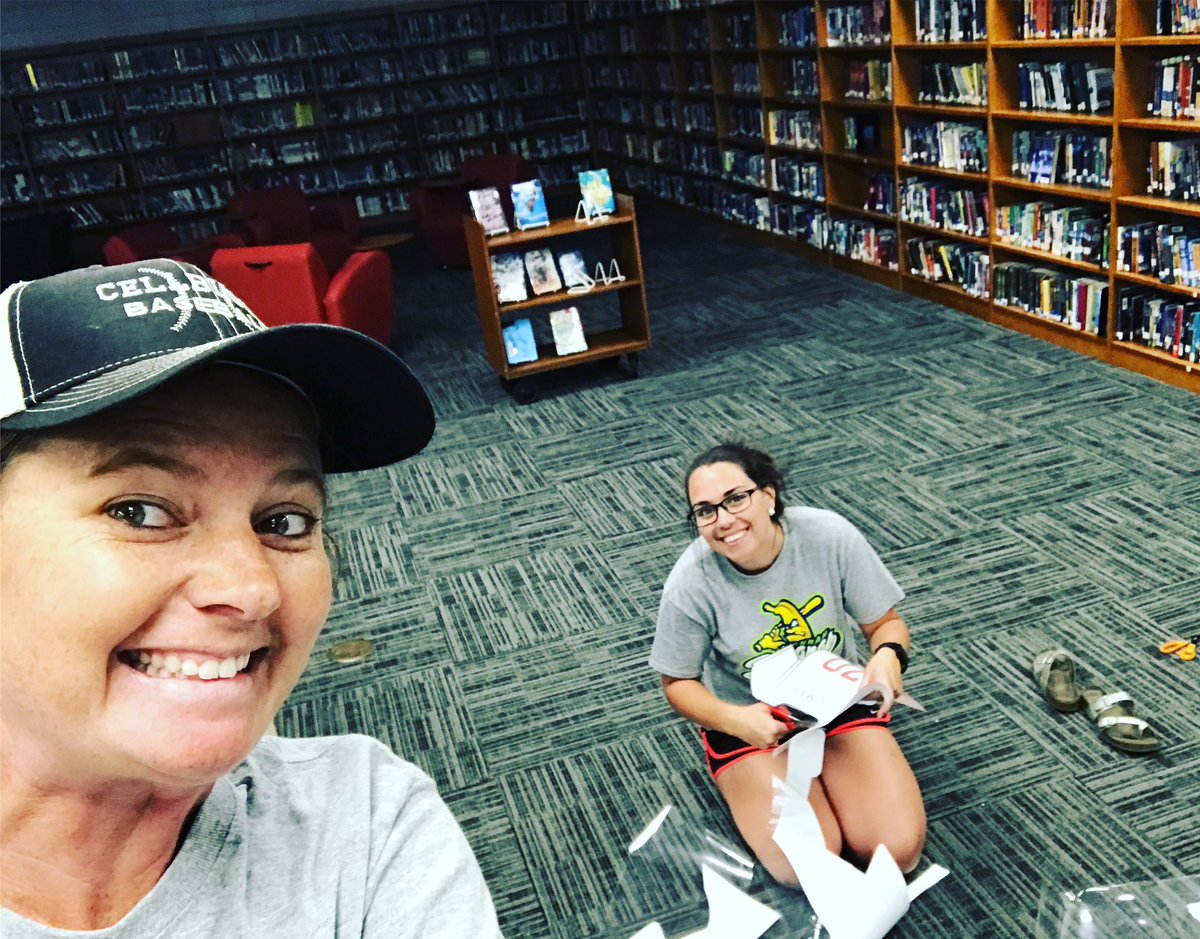 EnnisMommaX4's tweet photo. Prepping for a Victory for the hallway war! #ourhallwayisgoingtobeELITE๐#dedication๐๐ป #cuttingfordaysโ๏ธ@ssimoninBCMS @BryanCountyMS https://t.co/IaDF55Db0D