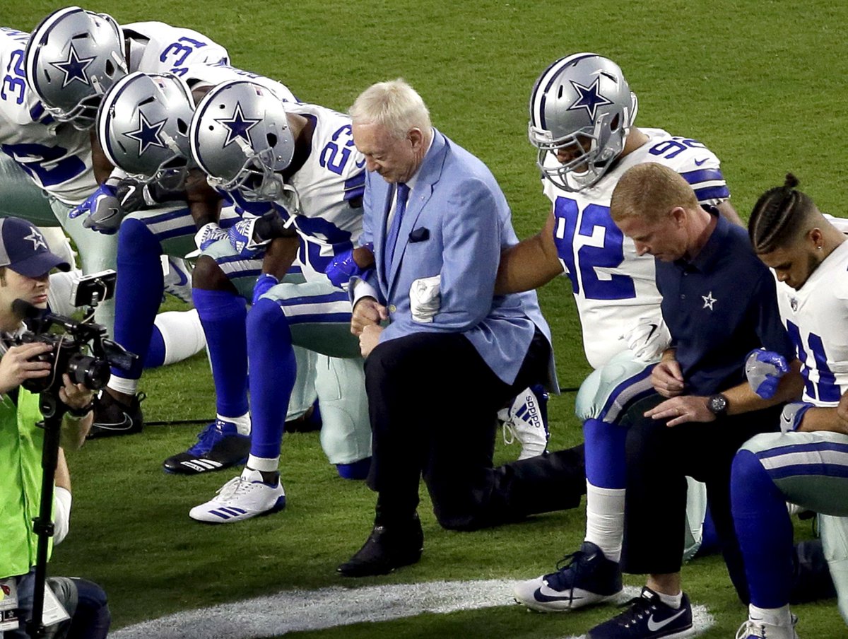 BleacherReport's tweet photo. Jerry Jones says any Cowboys player who 'disrespects the flag' won't play https://t.co/IMZsVQB6IM https://t.co/dvDm4GCeqp