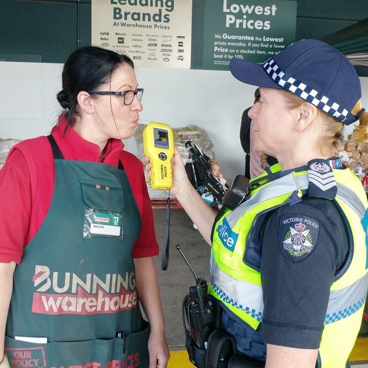 What are the PROs of police dating?