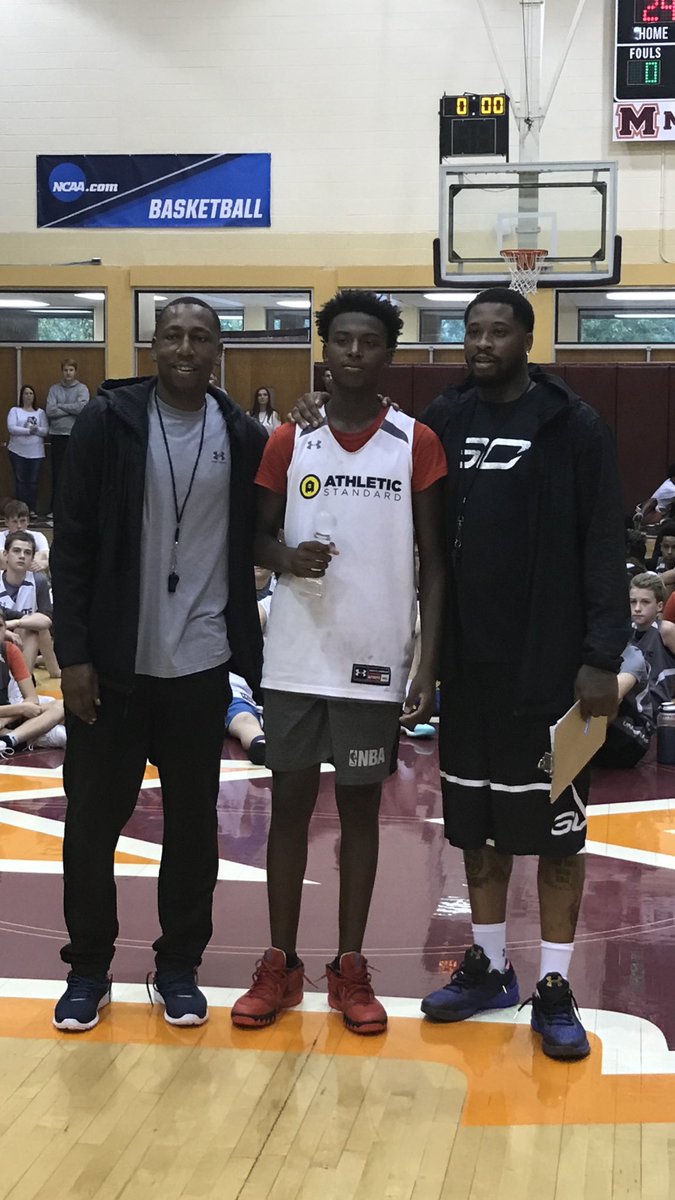Coast2CoastPrep's tweet photo. 2022 Class MVP of Bobby Maze Camp is Jaden Bradley! One of the top 2022 guards in the country! @bmazeelite1 https://t.co/FHiMKksUgw