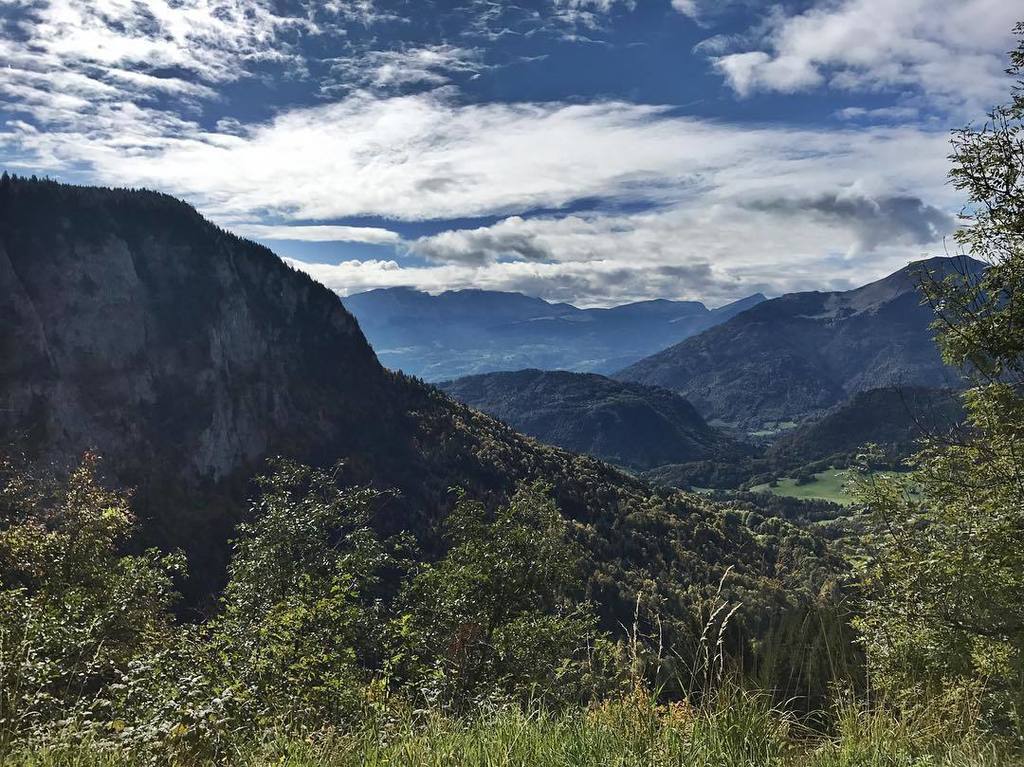 Laura_Scott's tweet image. I think I want to live in the Alps ift.tt/2fUnMvR