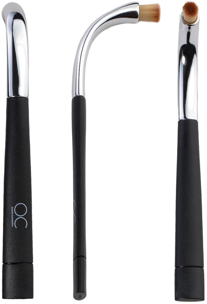 OmniaCosmetics's tweet photo. This brush will make #concealing so much easier. #omniacosmetics #concealer #conceal #ovalbrushset #brushset https://t.co/TqHdsyO3Cv
