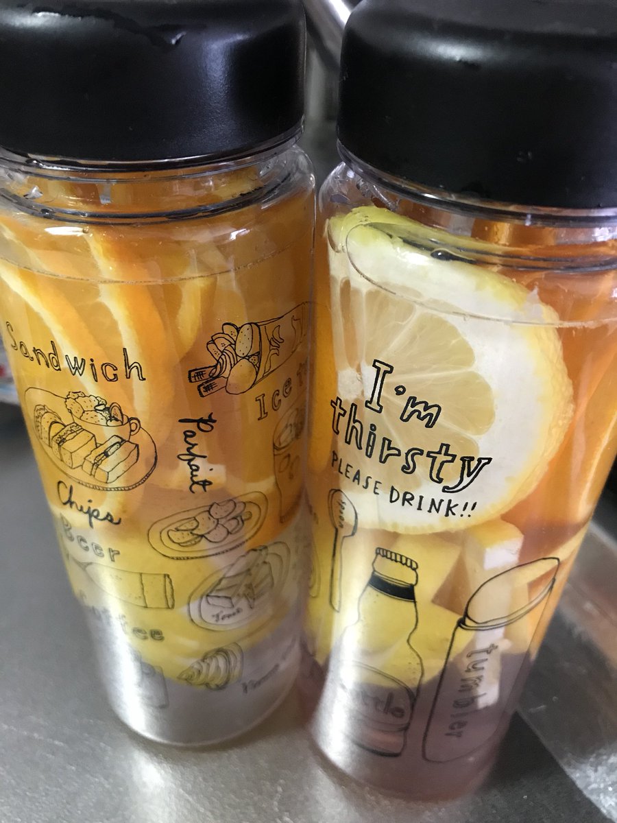 さーよ 最近サボってたデトックスウォーターを作った レモン オレンジ ブルーベリー蜂蜜 今日の仕事から帰ってきたら飲もう からのへそきゅうもしよう アンチエイジング デトックスウォーター よもぎ会 へそきゅう