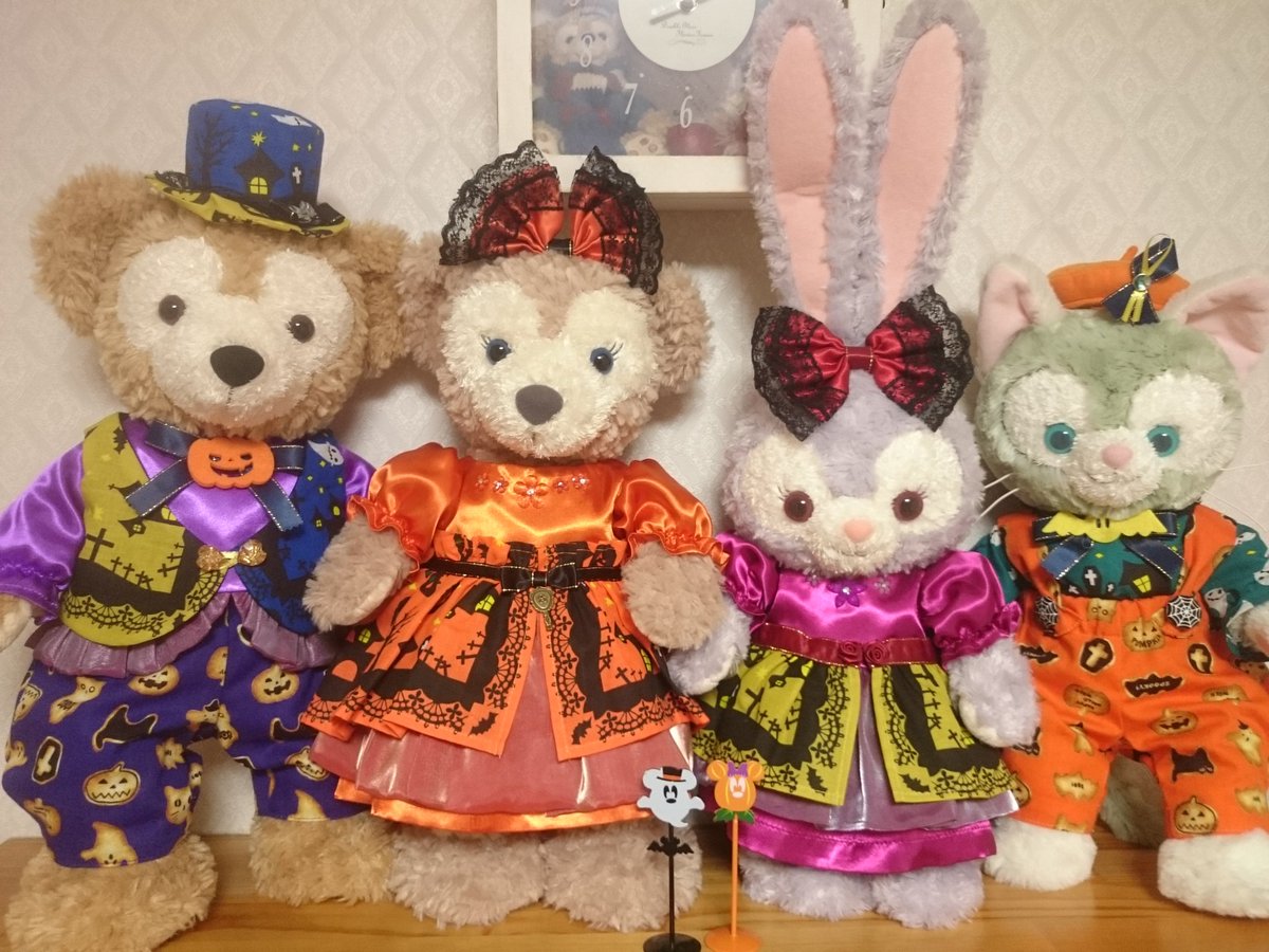 カオカオ Auf Twitter ダッフィー達にハロウィンコスを作ったので お着替えしました 4人分のコス作りは初めて セリアのハロウィン ハンカチの色柄が気に入って購入後 1ヵ月半かけてやっと出来たよ ｏ ｏ ダッフィーコスチューム セリアハロウィン