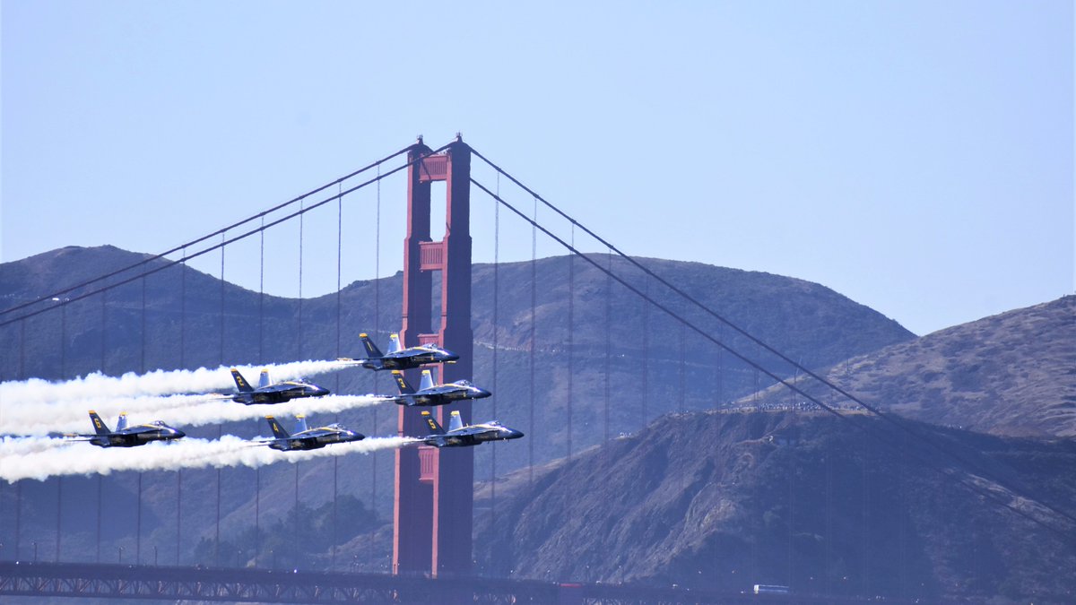 GTBundyPhotos's tweet photo. Today's Air Show @ SF Fleet Week 2017. More @ https://t.co/7L3ppJf9Th #blueangels #patriotsjetteam #sffleetweek #fleetweeksf #fleetweek2017 https://t.co/Zn8ktBkMSs