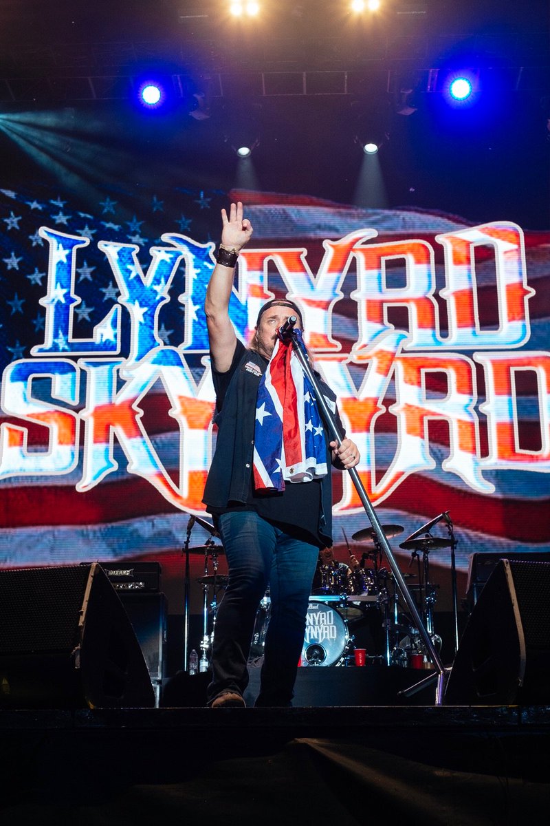 FlambeauFest's tweet photo. Lynyrd @Skynyrd closing out Flambeau Fest 2017! https://t.co/N9W5ml70t9
