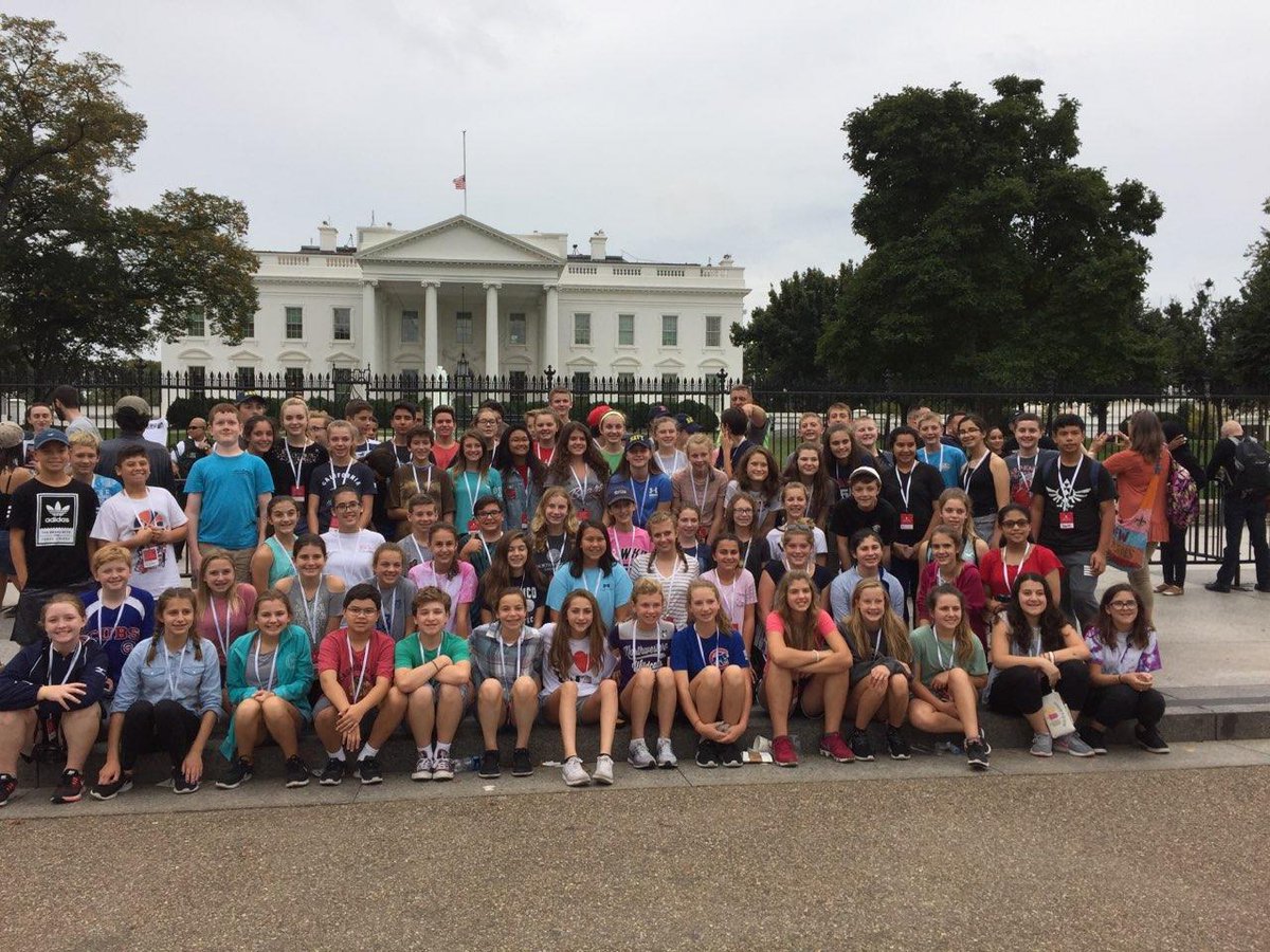 EMSDC2017's tweet photo. Group photo at White House https://t.co/rcME7Wo6T8