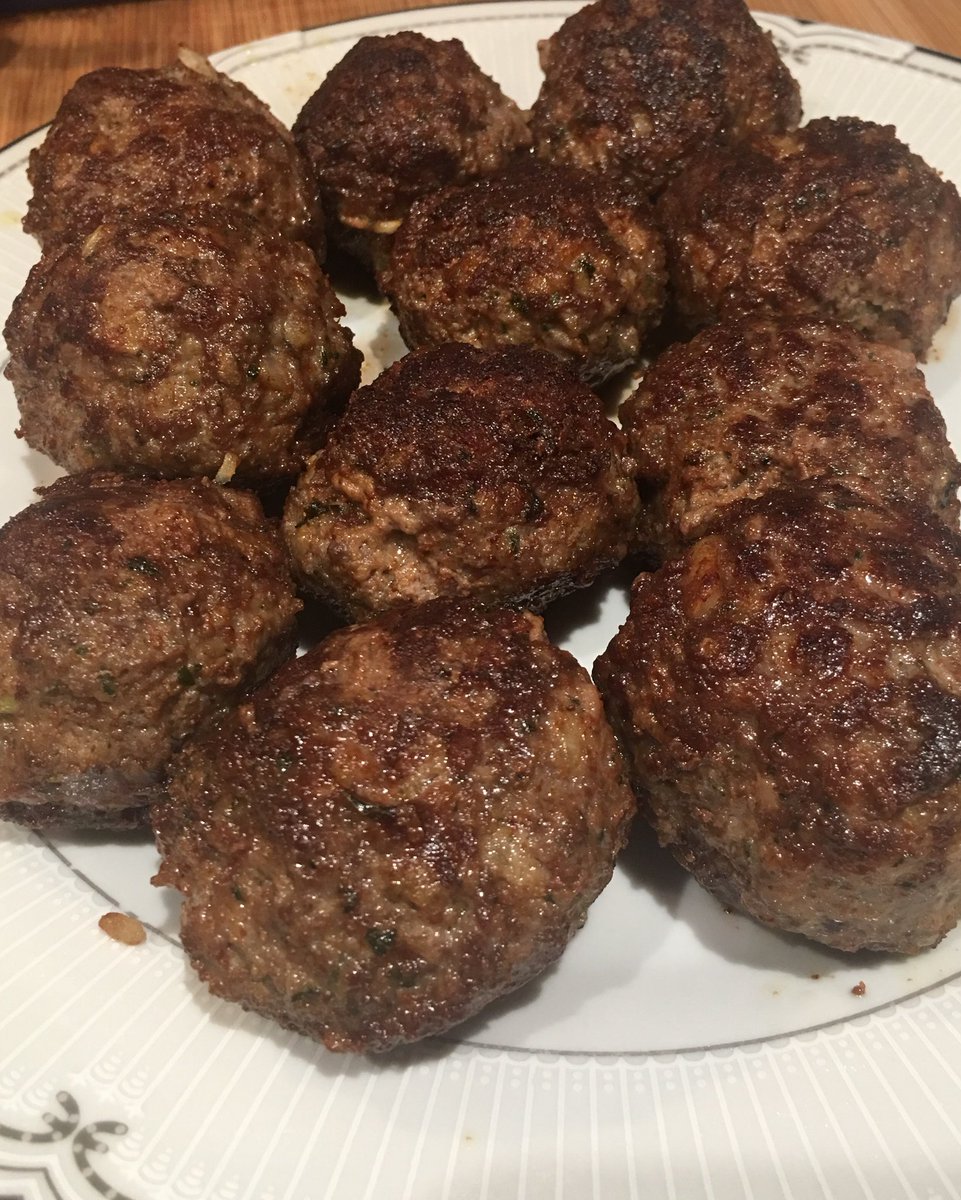 PBCatering01's tweet image. Spaghetti &amp;amp; Meatballs 
#goodeats #ligoodeats #cookingwithheart #sundaydinner #catering #sundaycatering #longisland #meatballs