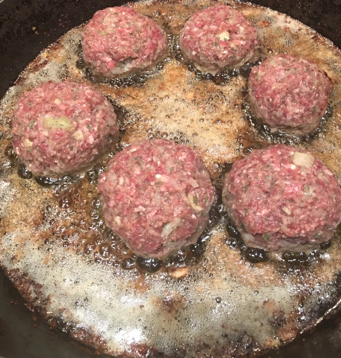 PBCatering01's tweet image. Spaghetti &amp;amp; Meatballs 
#goodeats #ligoodeats #cookingwithheart #sundaydinner #catering #sundaycatering #longisland #meatballs