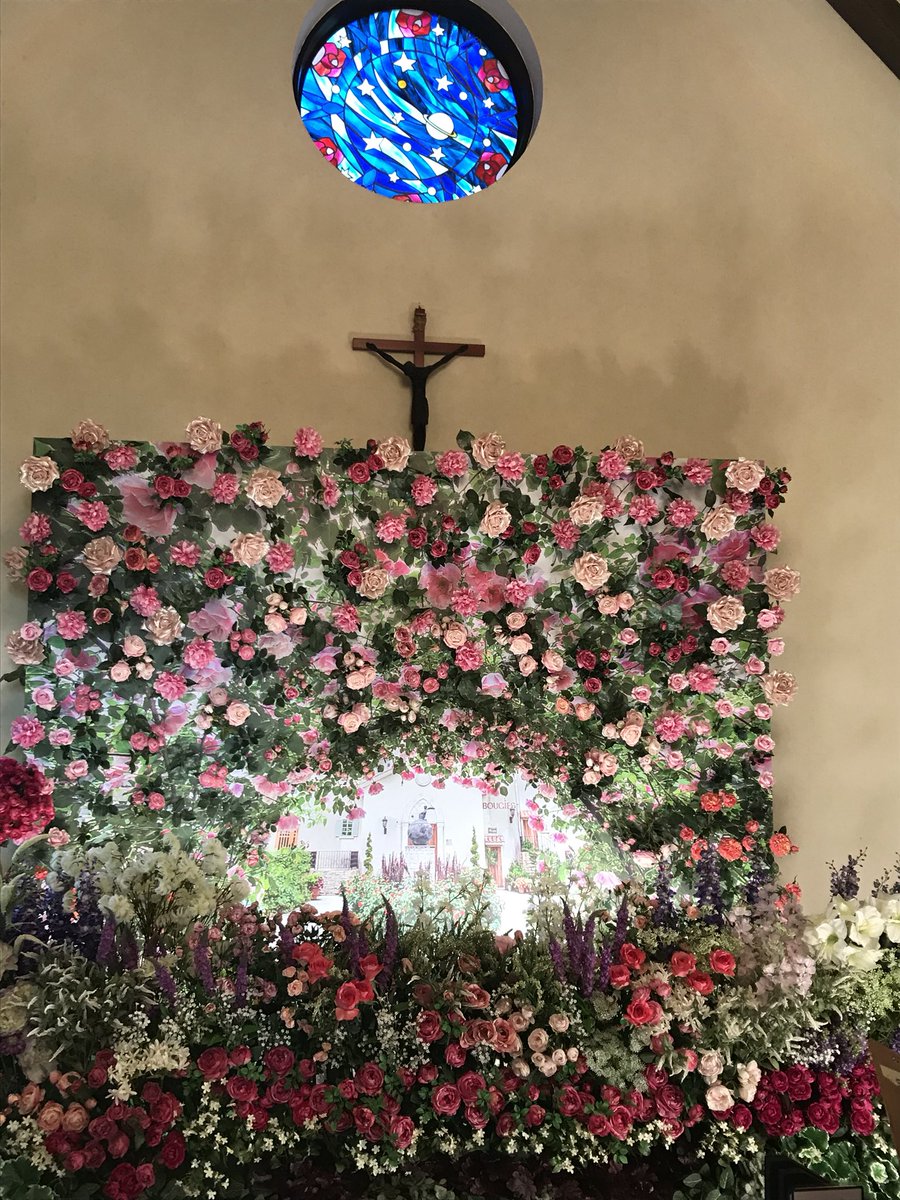 cyoco2013's tweet photo. お花がいっぱいでした💐
#星の王子さまミュージ��ム #フラワーチャペル https://t.co/FsBSrqR8pF