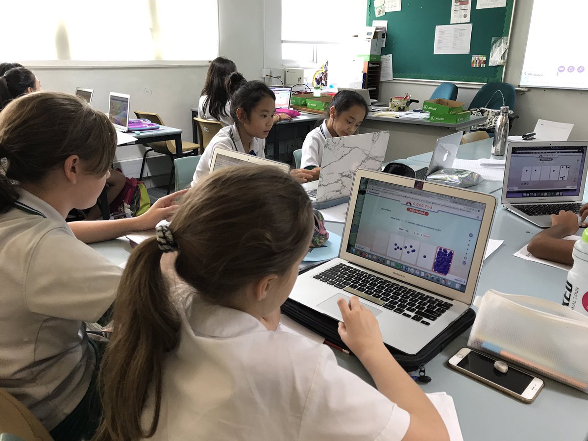 Wongstaa's tweet image. #GMW2017 more exploding dots happening! Blop blop blop! #explodingdots @SISLearning