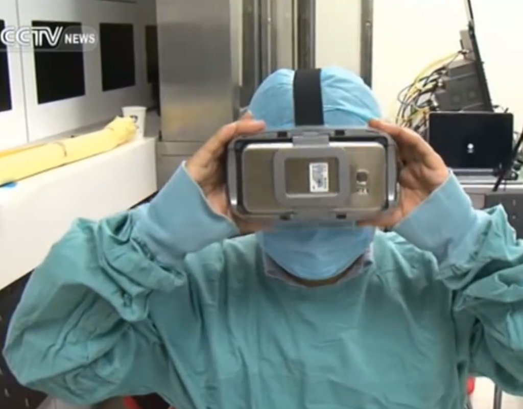 Opereren tot op ‘t bot met VR zorgmag.nl/2017/10/09/ope…