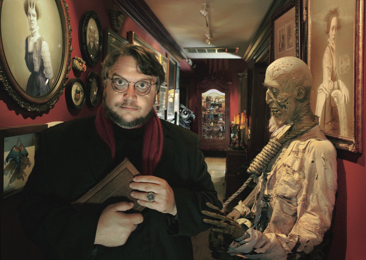 A huge happy birthday to the beloved Guillermo del Toro ( who turns 53 today. Many happy returns, sir! 