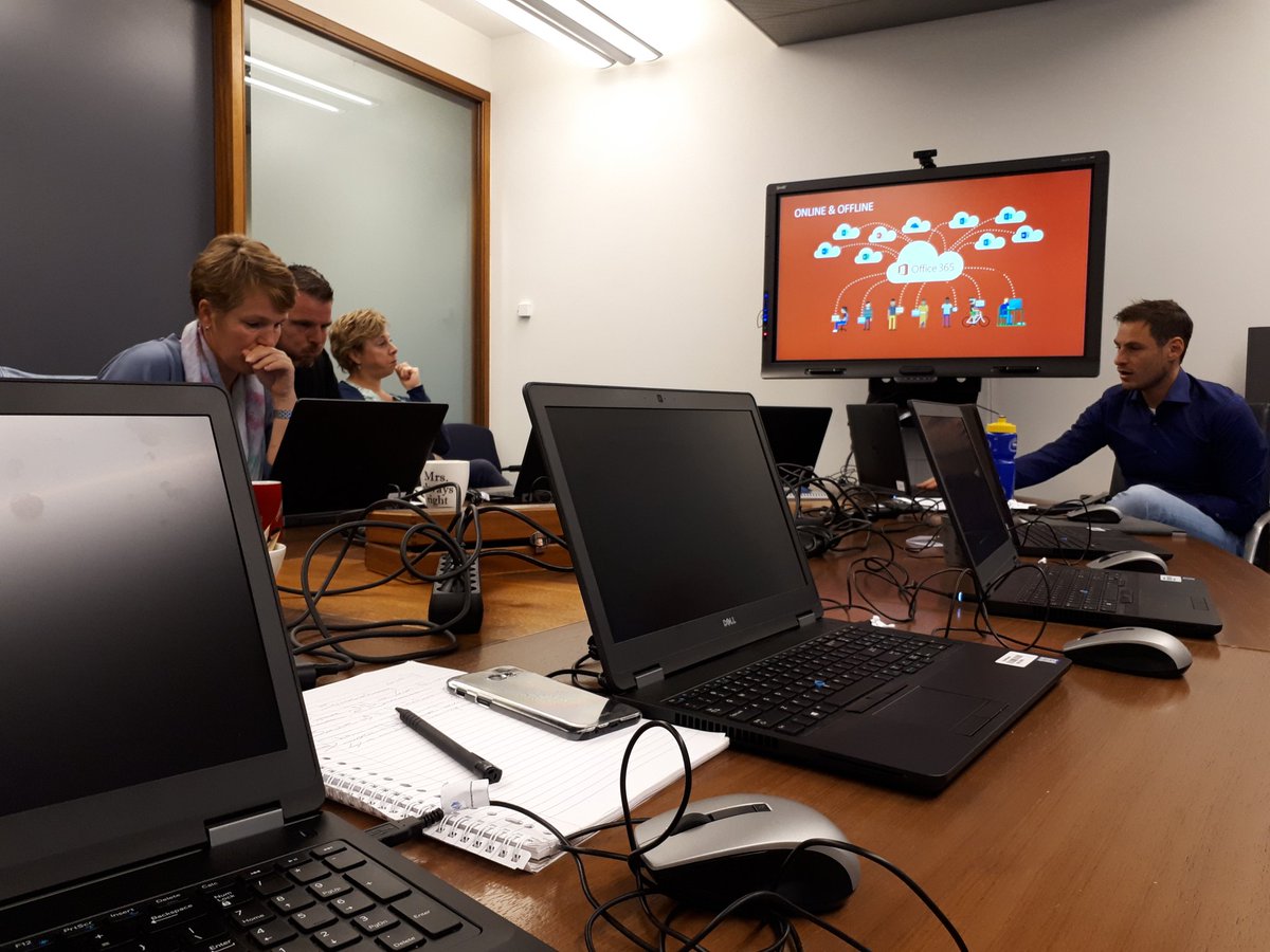 henkvanduuren's tweet photo. Nóg beter communiceren @BebouwMidreth. Mogelijkheden van #Office365 ontdekken. #OneNote #Skype #Outlook #OneDrive https://t.co/l5aTzl6PKe