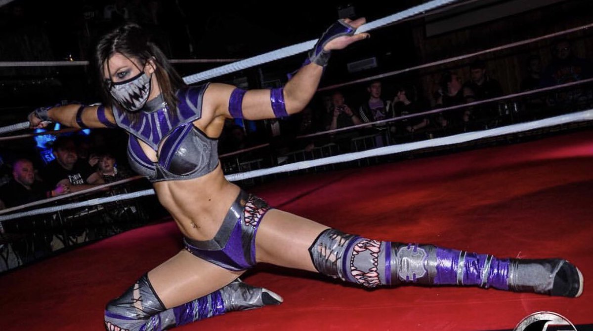 The #DevilQueen arrived in Chicago for #FightClubLIVE. It may have taken 2 #FaithInFire kicks-but @stacypunk77 was laid to rest.
