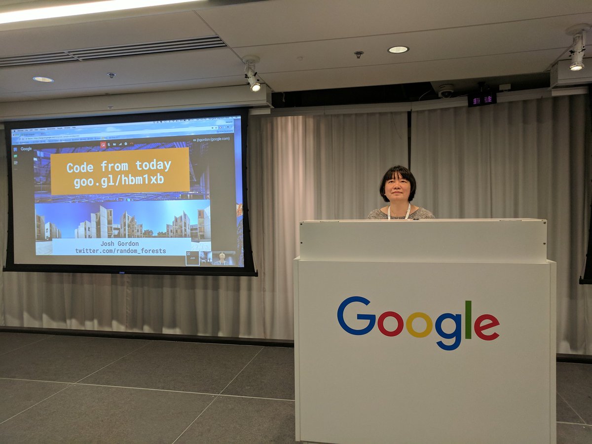 margaretmz's tweet image. Intro to Feature Engineering with #TensorFlow by @random_forests who joined by hangout from NYC! #devfest17 #DevFestSEA #MachineLearning