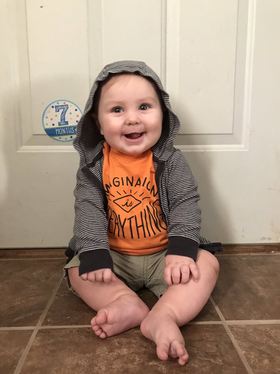 jordynknmyers's tweet photo. happy 7 months to my favorite boy 💙 https://t.co/nZYNC2h8fc