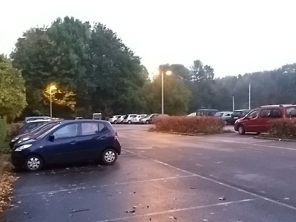 7h38 "parking malin " à lln... il reste pas mal de places libres