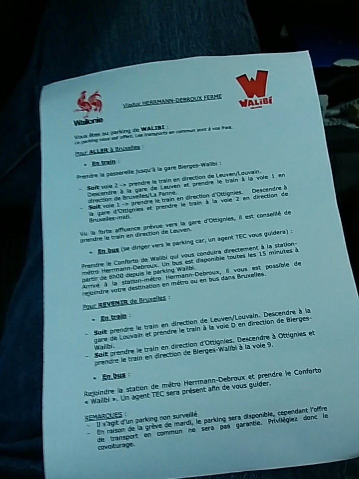 Une com  "Wallonie walibi" été prévue pr les rares usagers du parking walibi