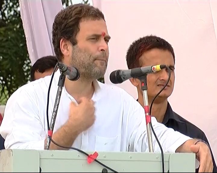 ABPNews's tweet photo. #Gujarat: #RahulGandhi speaking LIVE
https://t.co/JQJlKZeiOk https://t.co/ywhlQTW5Rw