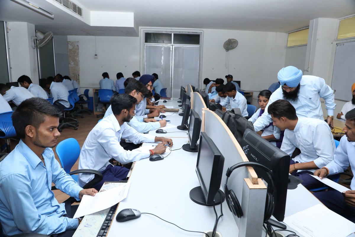 BabaFaridGroup's tweet photo. #Hackathon2K17 - Code for Smart City conducted successfully at #BFGI in association with @OpenESchool For Details : https://t.co/2T8JIayFYP https://t.co/hpD5veIze4