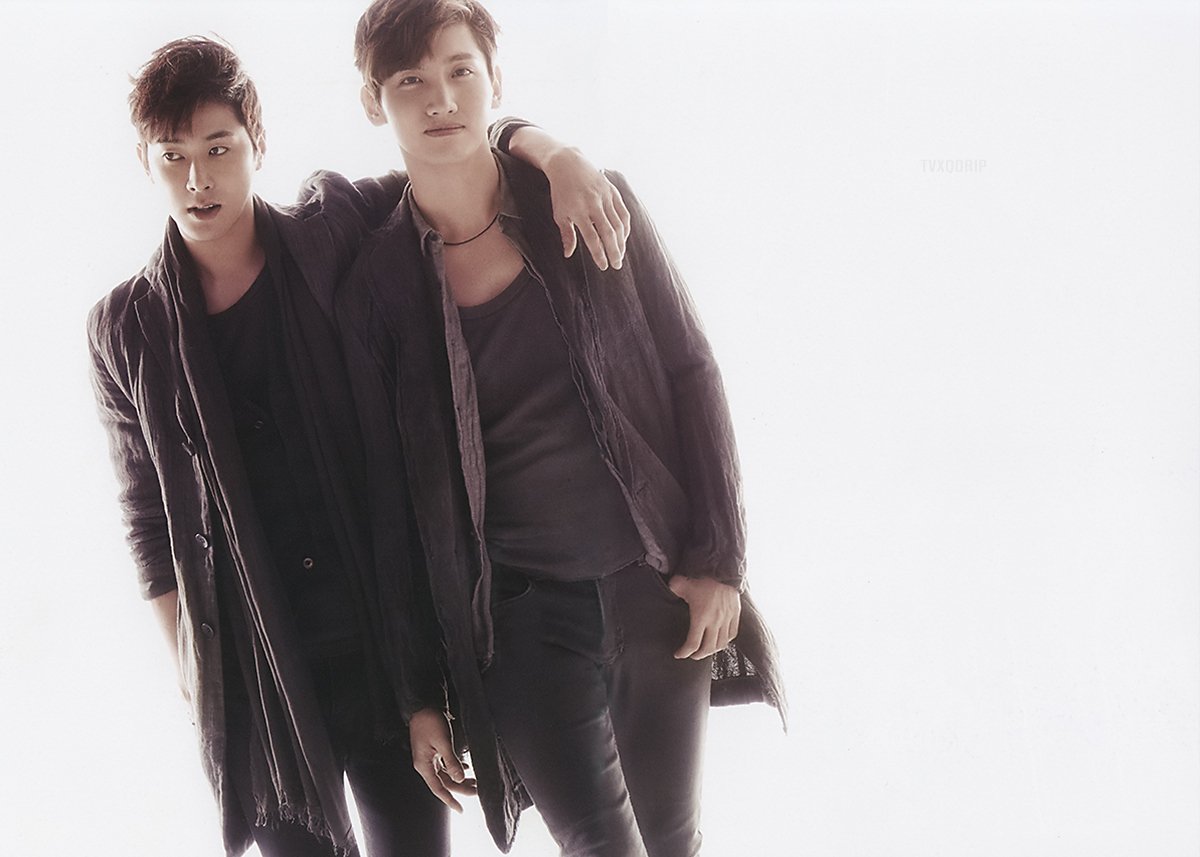 Tvxq корейская группа. Чанмин из tvxq и его жена. Корея группа dbsk. Группа корея дбск. Группа tvxq корея.