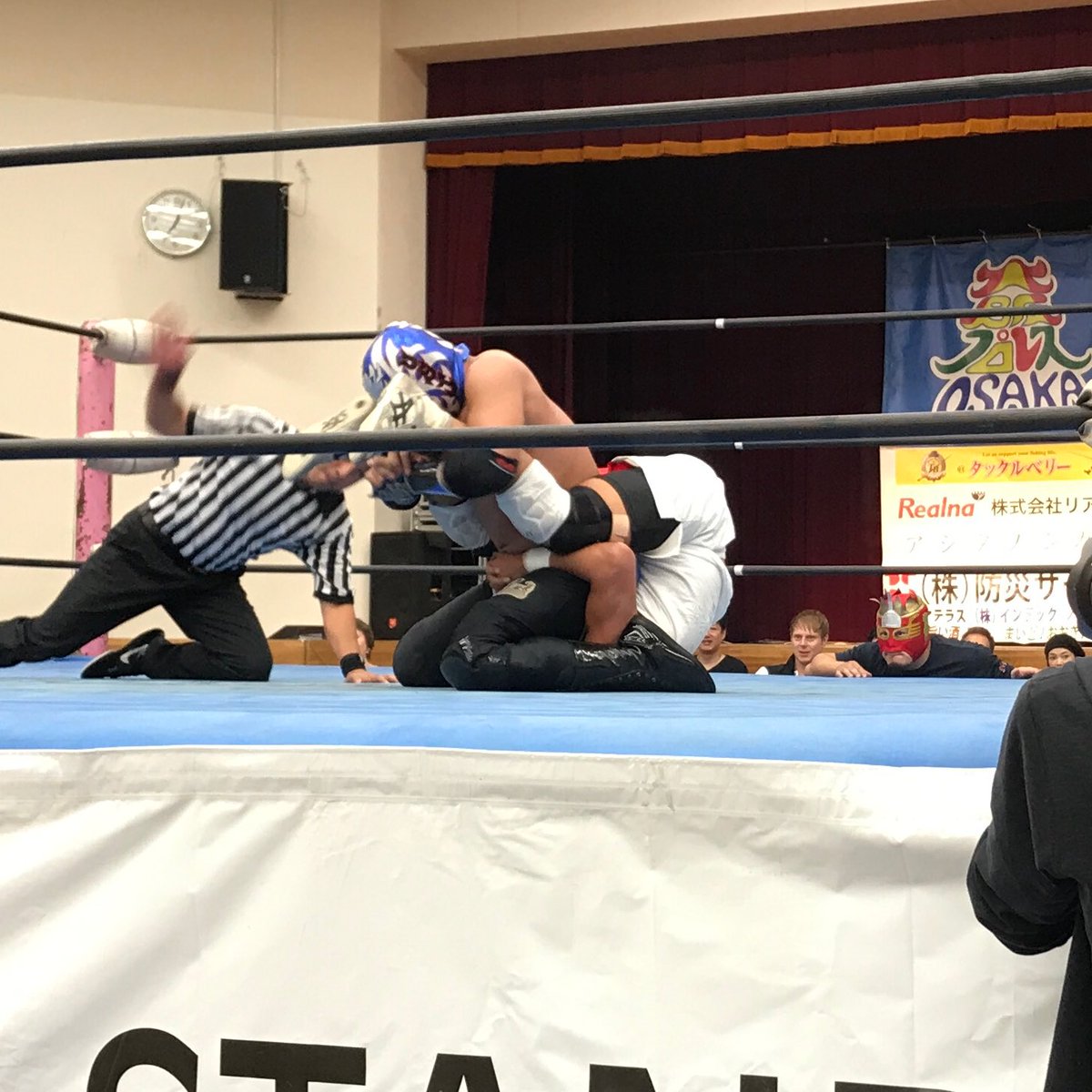 なな スポ ななつ氏 Ar Twitter 大阪プロレス都島大会 セミ 王 キャラメルワールドvsタコスパ 挑 キャラメルの ウラカンラナで嗚呼 と思たけどスパイダーが切り返してウラカン ラナ インベルティダでキャラメルからピンフォール 嬉しい Osk Pw 大阪 なな スポ ななつ氏 Ar Twitter 大阪プロレス都島大会 セミ 王 キャラメルワールドvsタコスパ 挑 キャラメルの ウラカンラナで嗚呼 と思たけどスパイダーが切り返してウラカン ラナ インベルティダでキャラメルからピンフォール 嬉しい Osk Pw 大阪