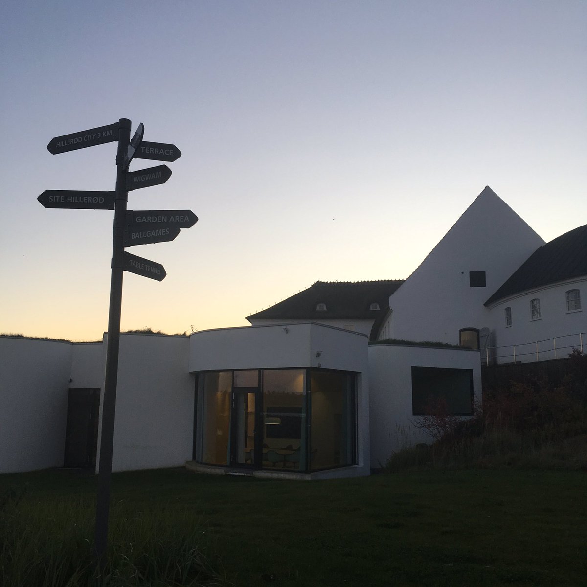AdamKamenetzky's tweet photo. "If we lose sight of our social contract to the public then we lose sight of research" @jonathancgrant shows the way @ResImpactSchool #ISRIA https://t.co/jyCEGQG3jE